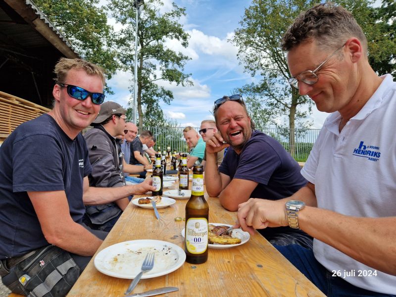 Een gezellige afsluiting van het bouwseizoen